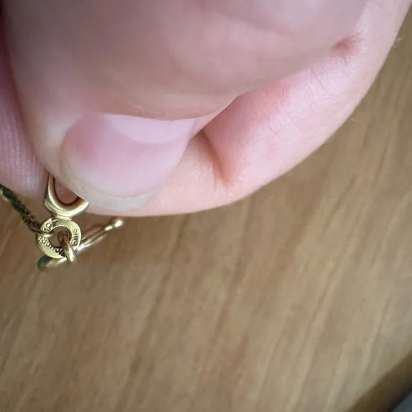 Elegant Gold Chain Bracelet - Picture 4 of 4